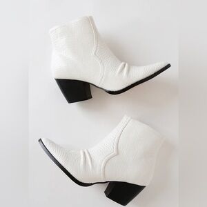 Coconuts by Matisse Devon White Ankle Boots